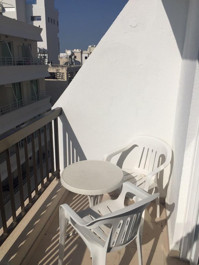 Nautilus Tourist Apartments Larnaca Luaran gambar